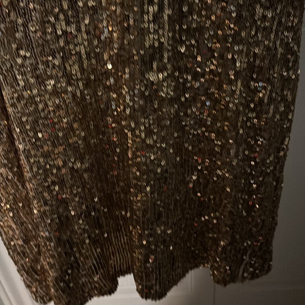 GOLD DRESS - Picture 8 of 12